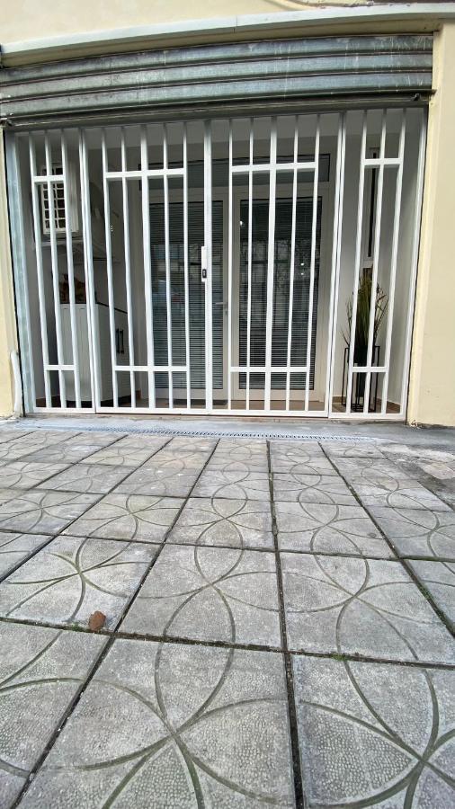 Kosta'S Home Tirana Buitenkant foto
